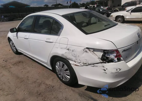 2010 Honda Accord 2.4 Lx z USA, uszkodzony, nr VIN 1HGCP2F37AA077256